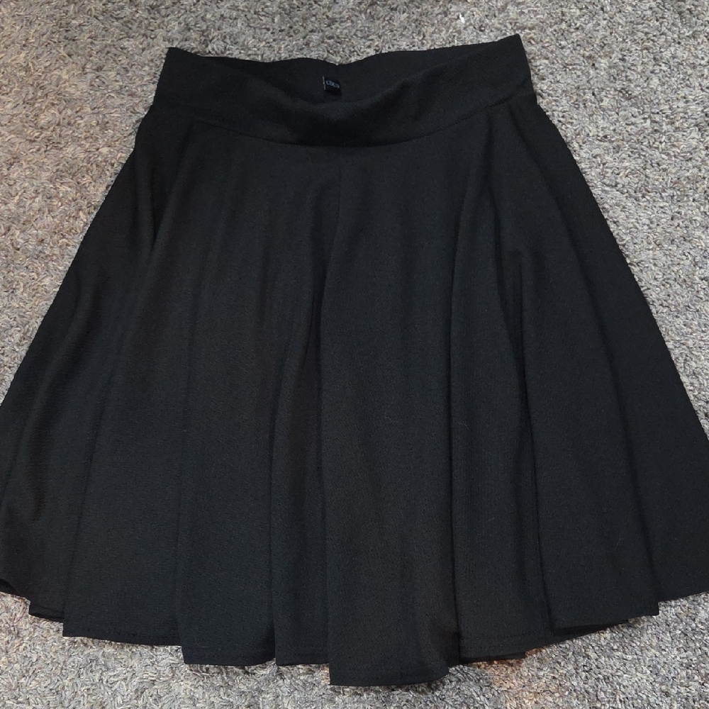 Amazon Black Circle Skater Skirt - great for cosplay!